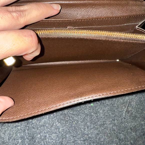 Louis Vuitton Sarah Leather Wallet - Picture 12 of 15